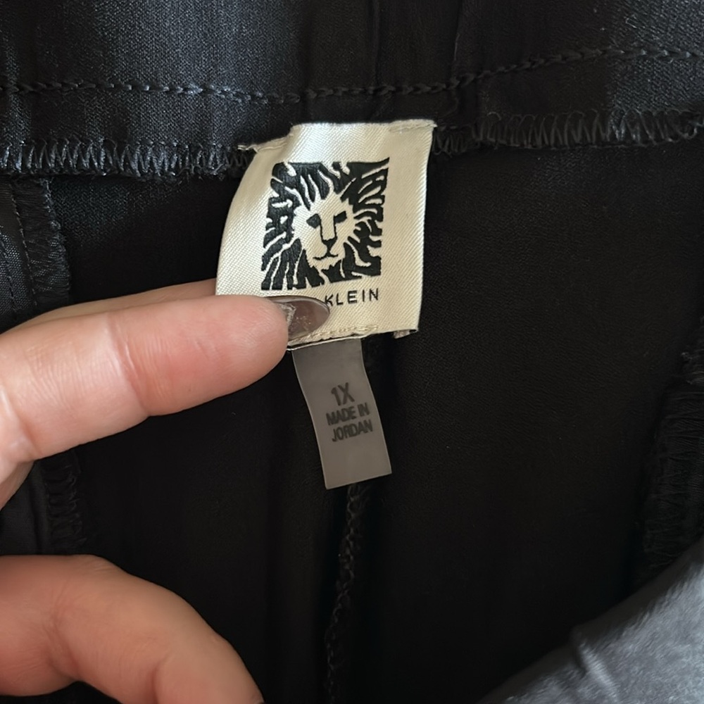 Anne Klein Black Skinny Pants - 1X - Picture 3 of 5